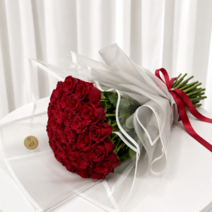 دسته گل رز قرمز کلاسیک
